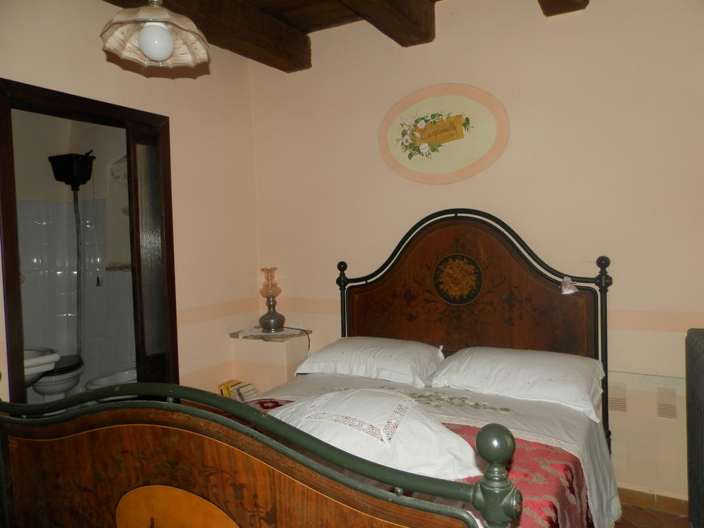 Residenza Di Paese Castello Del Poggio Hotel Ferentillo Стая снимка