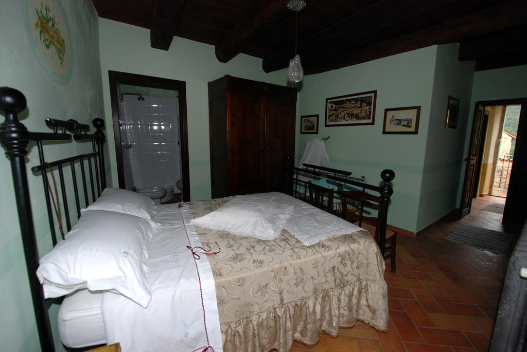 Residenza Di Paese Castello Del Poggio Hotel Ferentillo Стая снимка